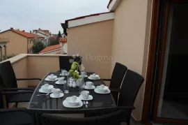 STAN NA 2. KATU (POGLED MORE)  - 350M OD MORA, Fažana, Apartamento