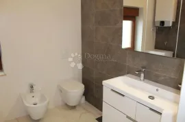 STAN NA 2. KATU (POGLED MORE)  - 350M OD MORA, Fažana, Apartamento