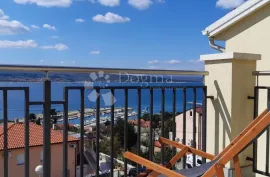 Tko prvi, njegova nekretnina, Crikvenica, Apartamento