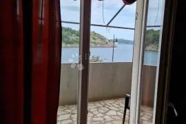 Kuća sa poslovnim prostorom- prvi red uz more, Novigrad, Maison