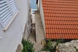 Kuća sa poslovnim prostorom- prvi red uz more, Novigrad, Maison