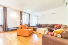 Zagreb, Martićeva uređen trosoban stan NKP 96 m2, parking, Zagreb, Flat