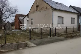 Cernik, Cernička Šagovina, AKCIJA, kuća sa zemljištem 6217 m2, Cernik, Famiglia