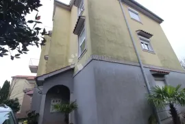 KASTAV SAMOSTOJEĆA KUĆA SA 4 STANA, Kastav, Haus