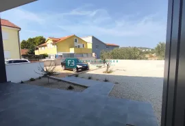 Kopija od VODICE, novo, moderna dvojna kuća, vrt 160 m2, parking, Vodice, Kuća