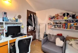 EKSKLUZIVNO DVOSOBAN STAN NA ATRAKTIVNOJ LOKACIJI, Pula, Apartamento