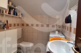 EKSKLUZIVNO DVOSOBAN STAN NA ATRAKTIVNOJ LOKACIJI, Pula, Apartamento