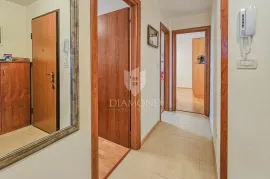 Prilika! Savudrija, stan s bazenom 650 m do mora!, Umag, Apartamento