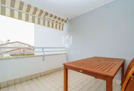 Prilika! Savudrija, stan s bazenom 650 m do mora!, Umag, Apartamento