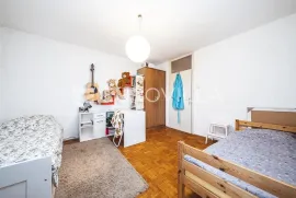 Zagreb, Kruge, trosoban stan NKP 72 m2, Zagreb, Wohnung