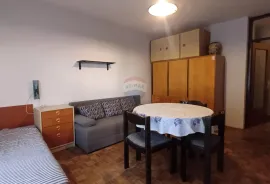 Pula,garsonjera (jednosoban stan) na 4.katu, Pula, Apartamento