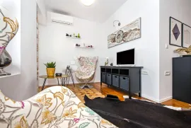 ROVINJ - ekskluzivna kuća uz more s apartmanima, Rovinj, Appartement