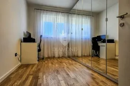 Istra, Umag, moderno opremljen stan s 3 spavaće sobe!, Umag, Appartment