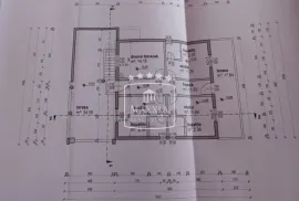 Maslenica - kuća sa 4. ap. i velikim dvorištem, pogled na more i blizina mora! 349000€, Jasenice, بيت