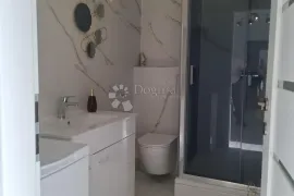 Stan u prizemlju privatne kuće, Split, Wohnung