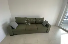 Moderno uređen stan za dugoročan najam - Trogir, Trogir, Flat