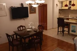 Trosobni stan na Žnjanu, Split, Wohnung