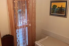 Trosobni stan na Žnjanu, Split, Wohnung