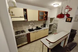 Trosobni stan na Žnjanu, Split, Wohnung