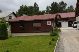 PLITVIČKA JEZERA- Korenica, Plitvička Jezera, Haus