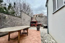 Klenovica, Novi Vinodolski - kuća 200 m2 sa pogledom na more, Novi Vinodolski, Maison