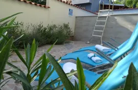 Crikvenica, Dramalj - Kuća P+1 sa bazenom i 4 parkinga, 250m2, Crikvenica, Famiglia