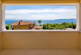 Prekrasna villa s bazenom, saunom i jacuzzijem, Mošćenička Draga, Casa