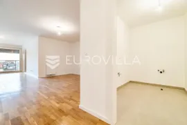 Zaprešić, komforan četverosoban stan 125m2 + GPM i PM NOVOGRADNJA, Apartamento