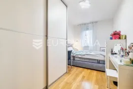 Zagreb, Lanište, predivan četverosoban stan NKP 88 m2 + GPM, Zagreb, Appartement