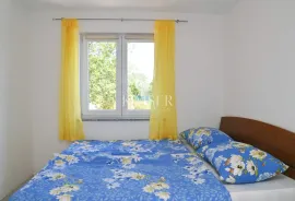 Otok Krk, Gostinjac - kuća 160m2 sa bazenom, Dobrinj, House