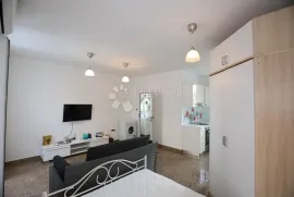 Centar, garsonjera 31m2 -najam, Rijeka, Flat