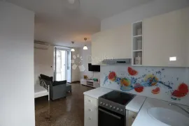 Centar, garsonjera 31m2 -najam, Rijeka, Flat