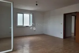 TROSOBAN STAN S DVIJE TERASE - PULA, VIDIKOVAC, Pula, Flat