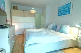 Prekrasan četverosoban stan 130m2 s vrtom i 2 PM !!!, Zagreb, Flat