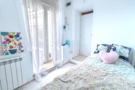 Prekrasan četverosoban stan 130m2 s vrtom i 2 PM !!!, Zagreb, Flat