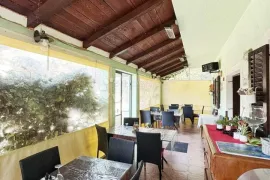 ARTATORE, KUĆA S RENOMIRANIM RESTORANOM...PRILIKA!!!!, Mali Lošinj, Maison