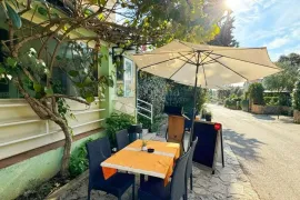 ARTATORE, KUĆA S RENOMIRANIM RESTORANOM...PRILIKA!!!!, Mali Lošinj, Kuća