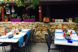 ARTATORE, KUĆA S RENOMIRANIM RESTORANOM...PRILIKA!!!!, Mali Lošinj, Famiglia