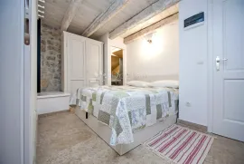 ROVINJ - Kuca s 3 apartmana u srcu starog grada, Rovinj, Maison