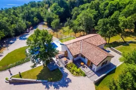 Jedinstvena villa na tržištu, Opatija - Okolica, Haus