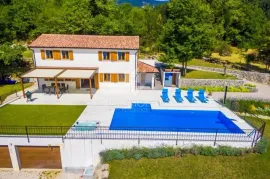 Jedinstvena villa na tržištu, Opatija - Okolica, Haus