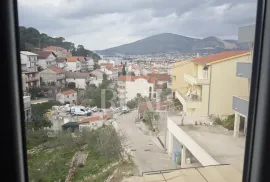 Izvrsna prilika, kuća sa pet stanova u Trogiru!!!, Trogir, بيت