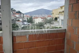 Izvrsna prilika, kuća sa pet stanova u Trogiru!!!, Trogir, بيت