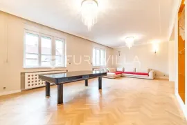 Zagreb, Trg bana Jelačića, komforan trosoban stan NKP 160 m2, parking, Zagreb, Appartment