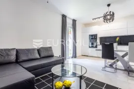 Trogir, moderan jednosoban stan na odličnoj lokaciji, Trogir, Appartment