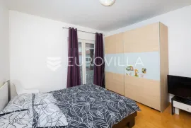 Rijeka, Srdoči, dvosoban stan NKP 50 m² s privatnim tavanom od 140 m², Rijeka, Wohnung