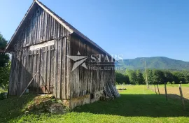 Gorski kotar, Brod na Kupi - autohtona kuća sa vlastitim pristupom na rijeku Kupu, Delnice, Kuća