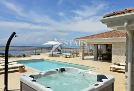 Crikvenica, Jadranovo jedinstvena kamena vila, Crikvenica, Haus