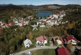 Gorski kotar, Fužine - građevinski teren sa pogledom na jezero Bajer, Fužine, Terra