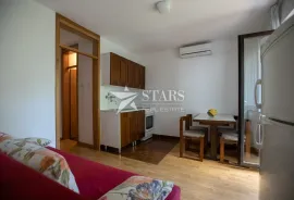 Otok Krk-Malinska, samostojeća apartmanska kuća, Malinska-Dubašnica, Casa